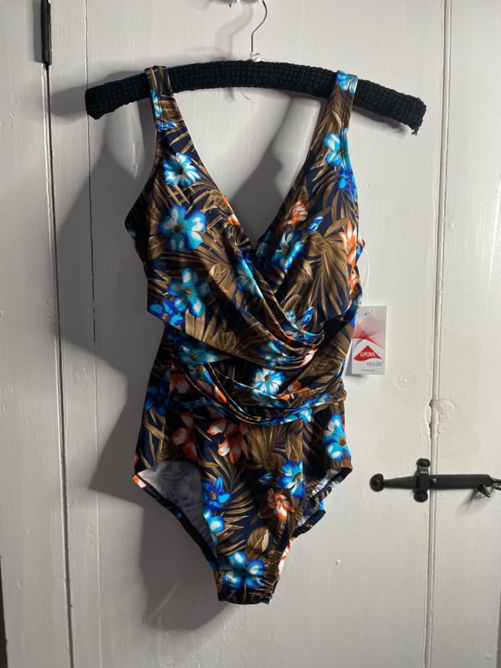 Land's End Women's New with Tags SlenderSuit Wrap One Piece Swimsuit Size 12